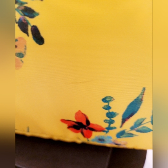 Lug Flare Yellow Quilted Floral Crossbody Bag - Picture 4 of 6